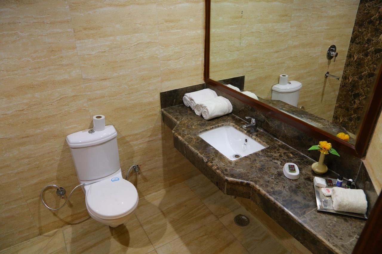 แมคสัน รีสอร์ต วรินทาวัน Hotel Kosi ภายนอก รูปภาพ