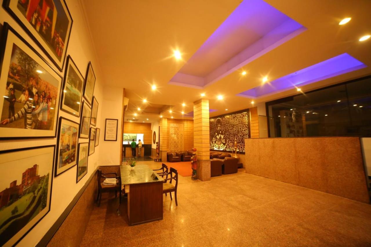 แมคสัน รีสอร์ต วรินทาวัน Hotel Kosi ภายนอก รูปภาพ