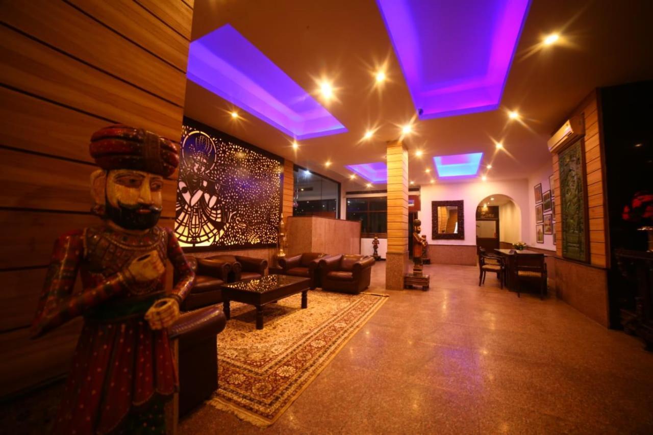 แมคสัน รีสอร์ต วรินทาวัน Hotel Kosi ภายนอก รูปภาพ